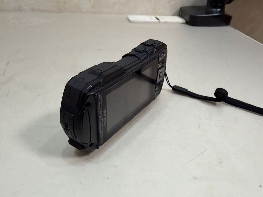 RICOH WG-70 メモリー32GBデジタルカメラ