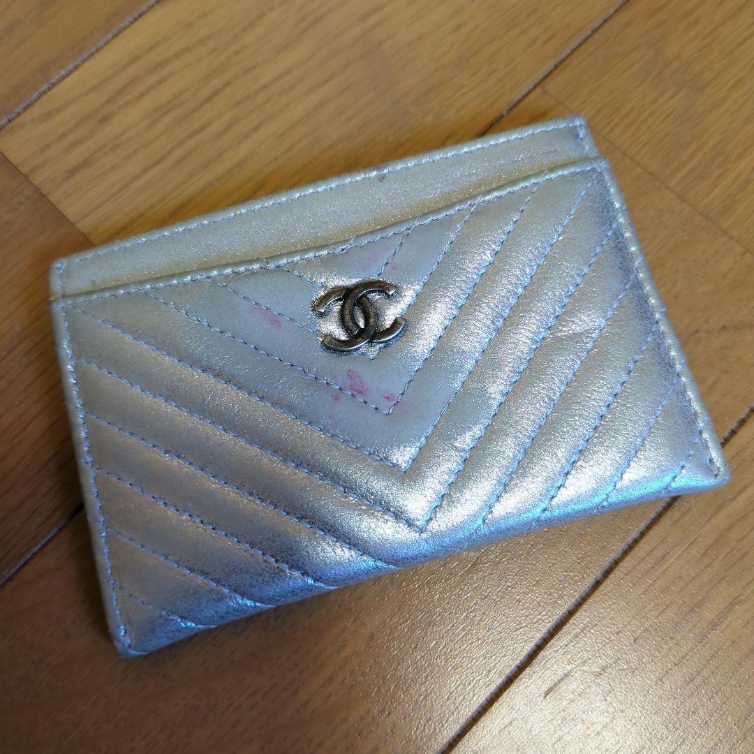 CHANEL シルバー キルティング 名刺入れ　定期入れ　パスケース
