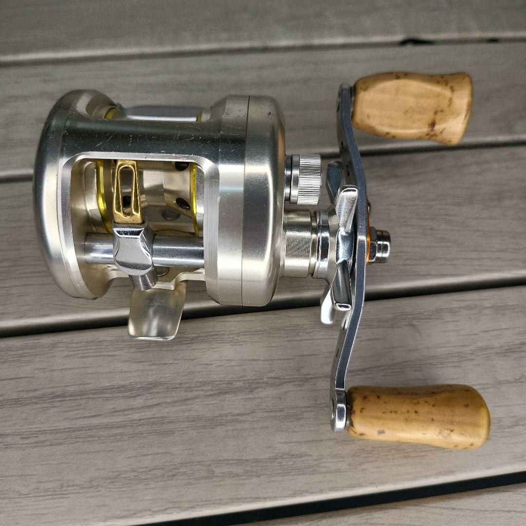 Daiwa ミリオネア　CV-Z 103L ベイトリール シルバー