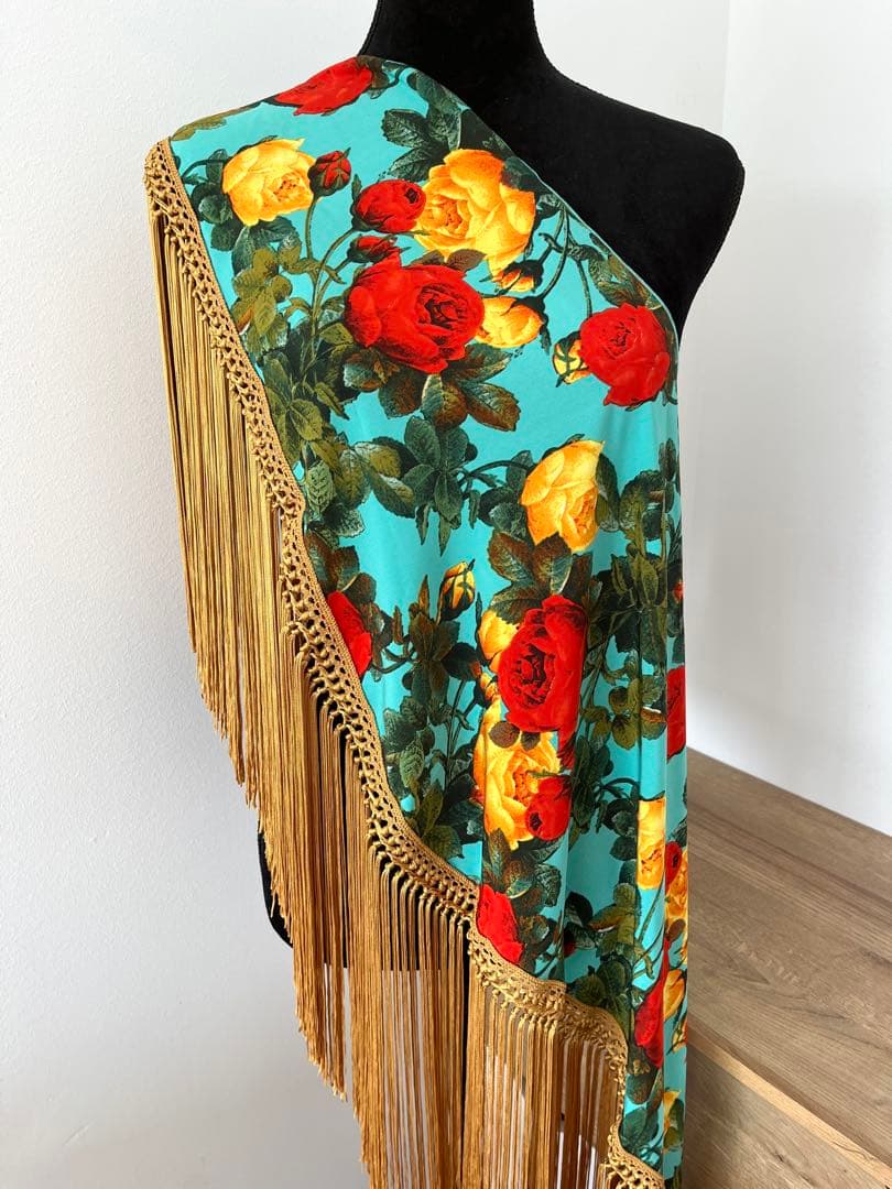 フラメンコ　ターコイズブルー花柄　ゴールドフレコ　スペイン製　マントンシージョ