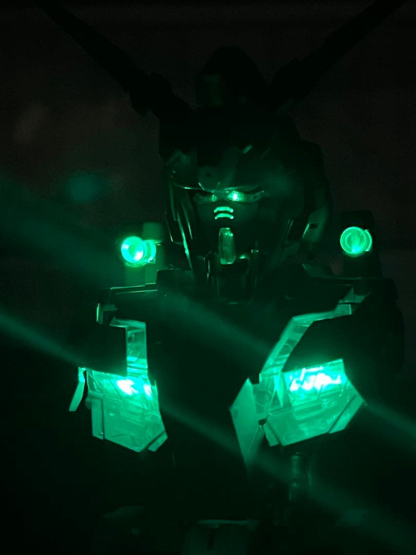 【完成品】ユニコーンガンダム メカニカルバスト　LED打ち替え