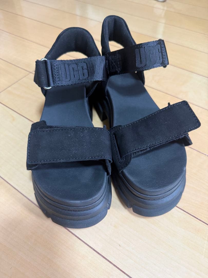UGG Ashton Ankle サンダル 7 ブラック