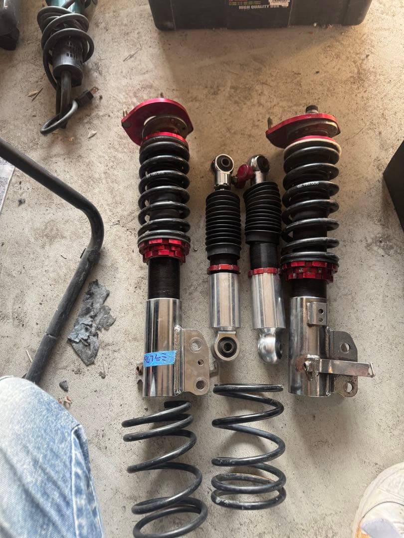 ミラl700 車高調　フルタップ　レオン？