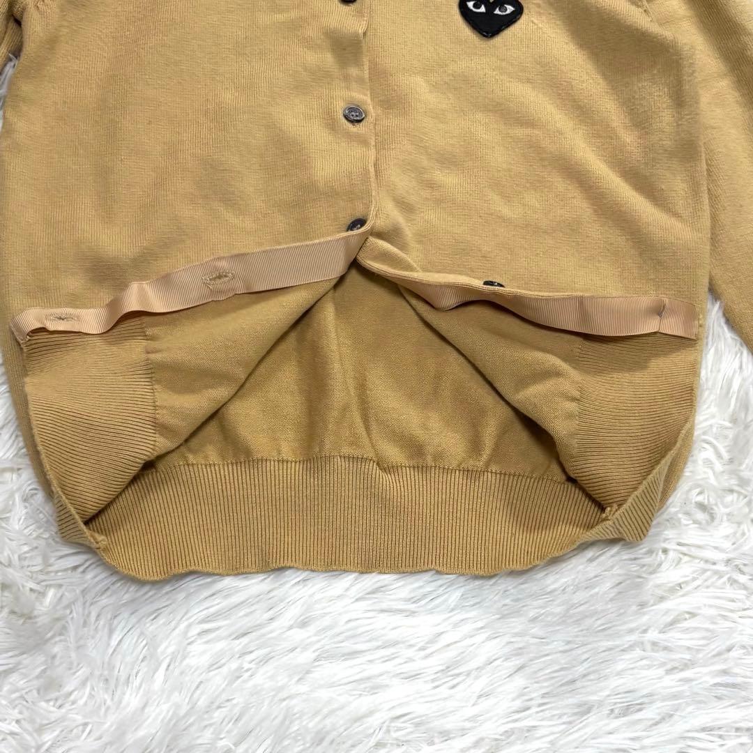 プレイ コムデギャルソン カーディガン 黒ハートロゴ ベージュ M 日本製