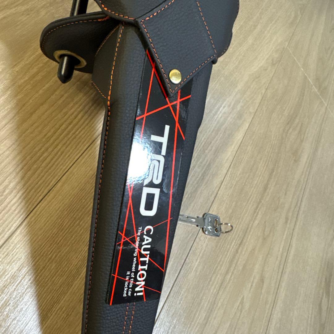 TRD ステアリングロック