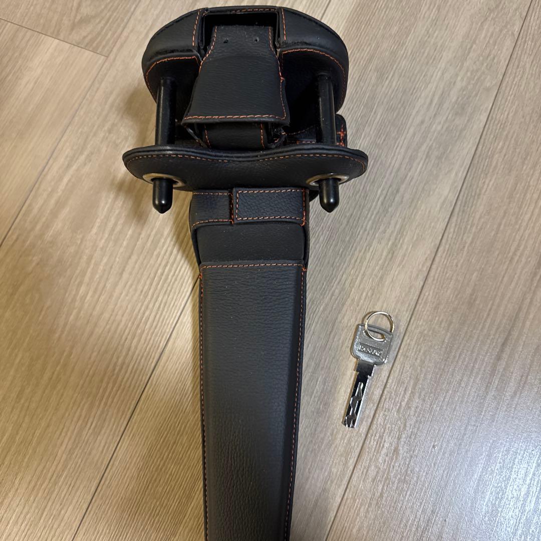 TRD ステアリングロック