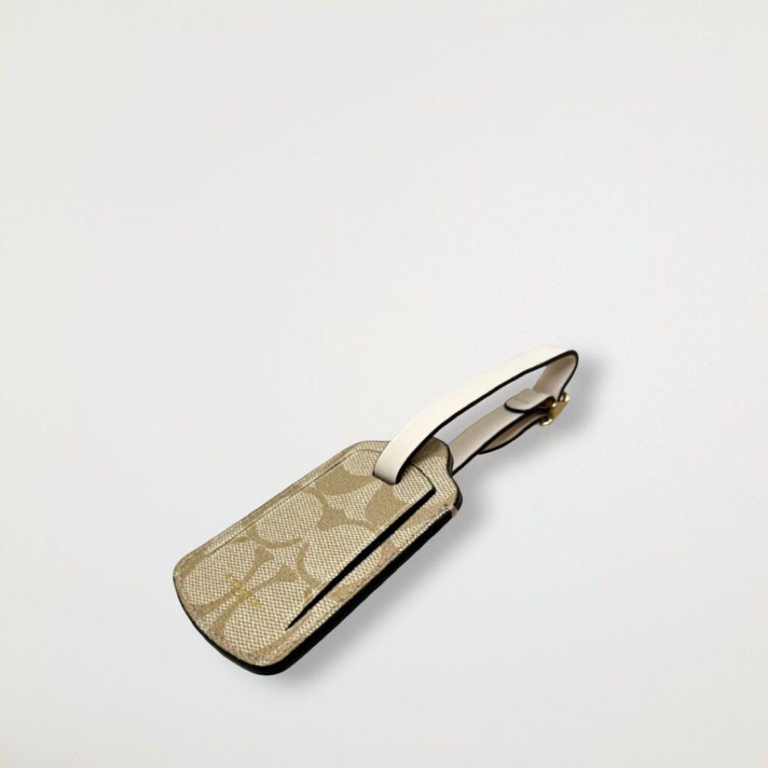 ☆正規品☆コーチ ネームタグ シグネチャー ラゲッジタグ ライトカーキ×チョーク