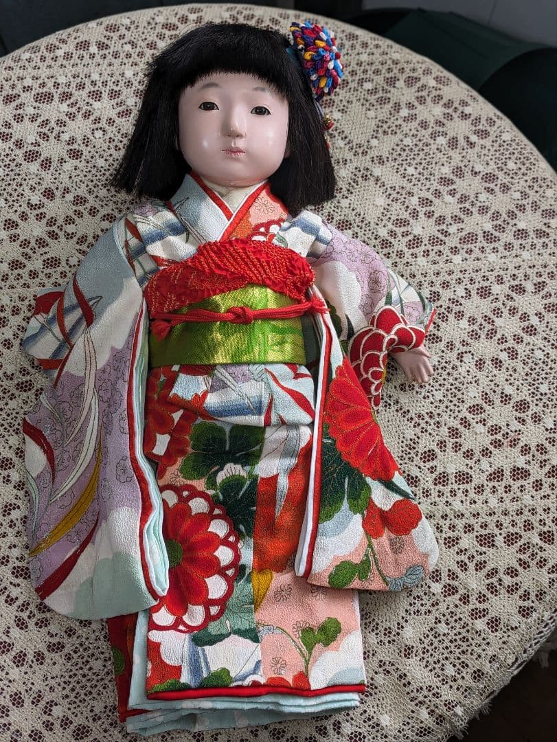 市松人形　銘有り春水 42cm位 難あり顔にライン状の極細いひび割れ　昭和初期