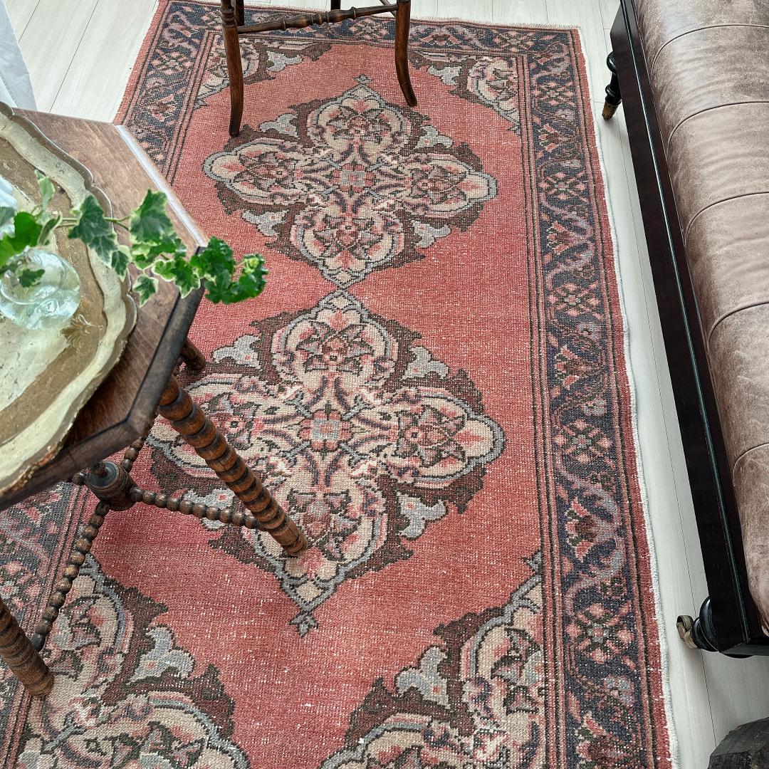 トルコ ヴィンテージラグ A4 レア ローズピンク グレージュ ブルー グレー