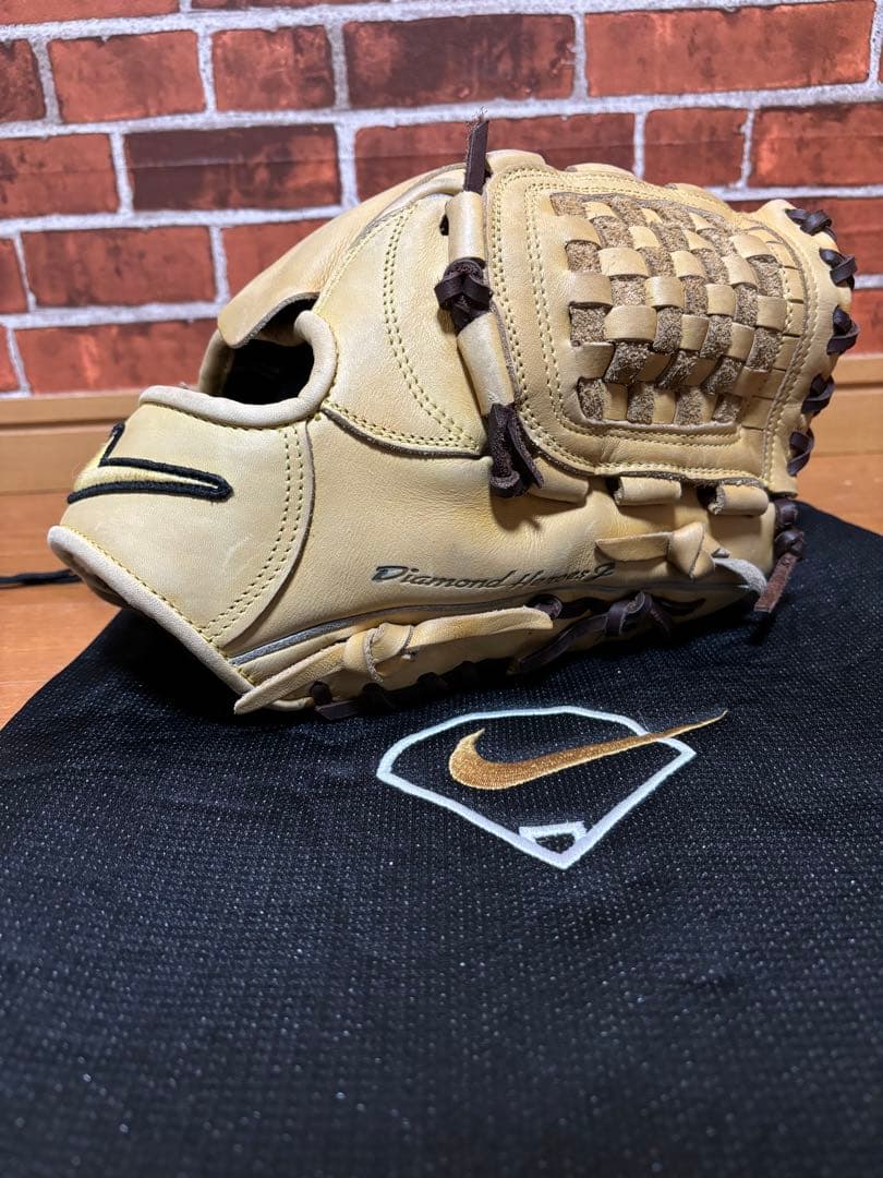 NIKE ナイキ グローブ 硬式 投手 ピッチャー 廃盤品 希少品