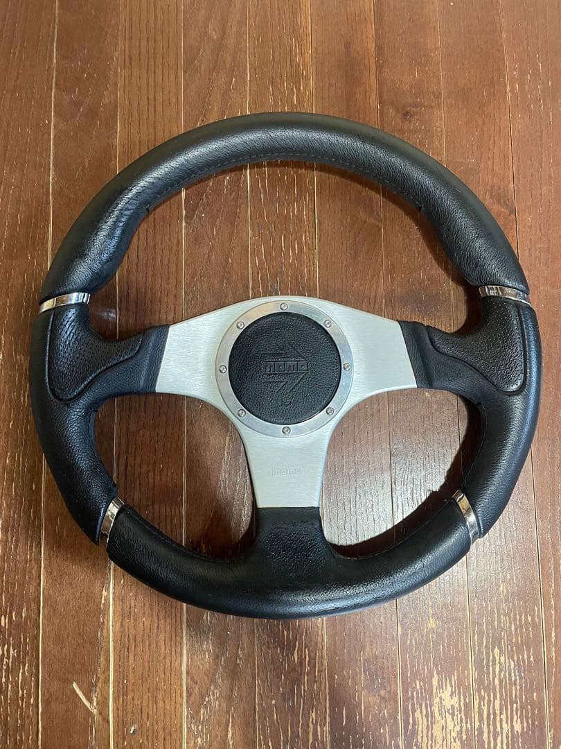 MOMO ステアリングミレニアムM-51 35φ
