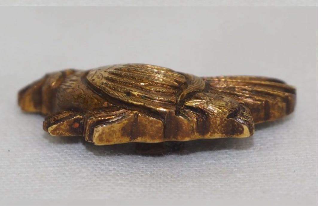 送料無料コレクター放出江戸時代『政義』作　金着せ鶏目貫2点刀装具木箱付大名道具