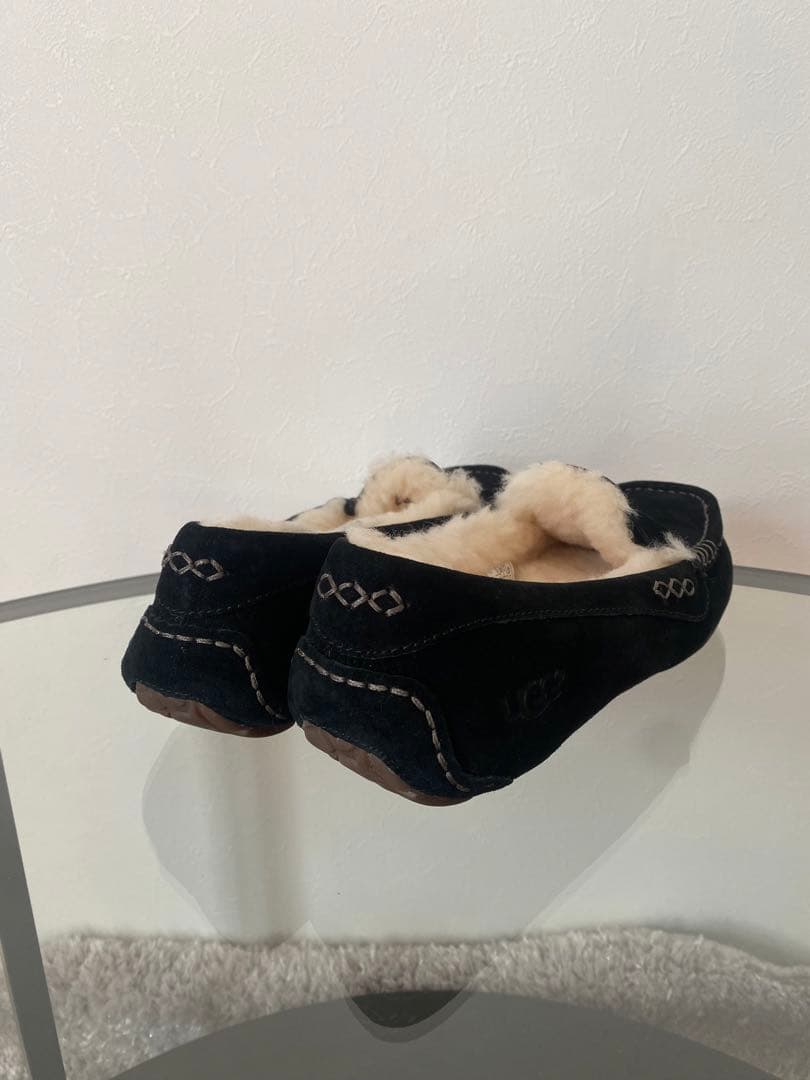 uggレディースローファー黒