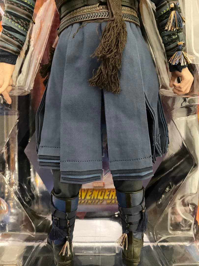 アベンジャーズ インフィニティ・ウォー 1/6フィギュア　ドクター ストレンジ