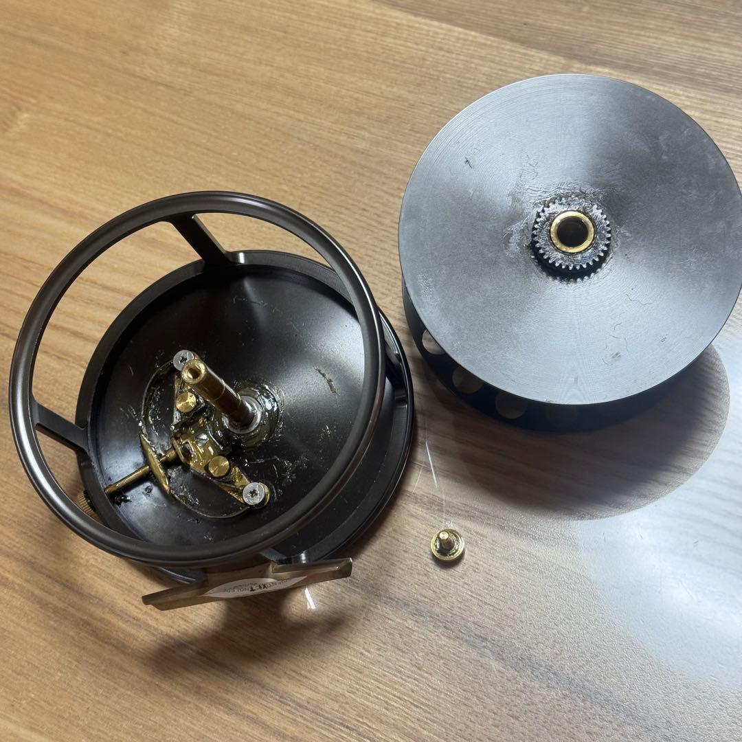 Caps Classic Salmon フライリール サーモンクラシック