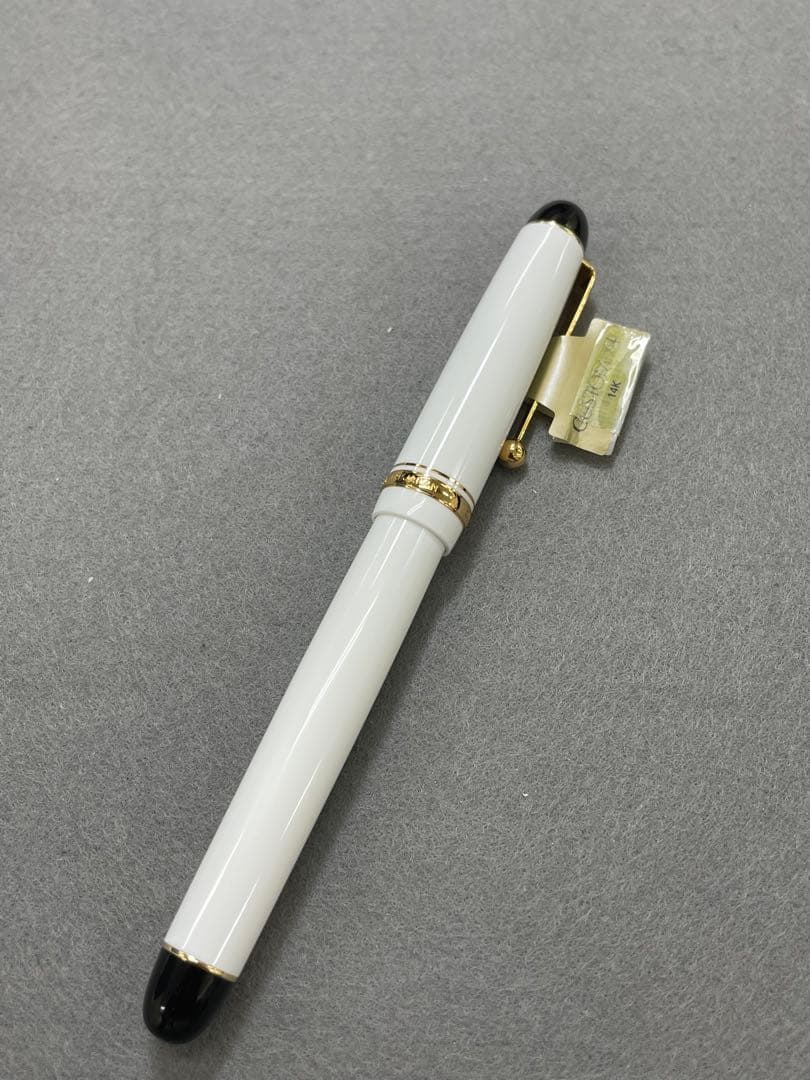 【未使用】PILOT CUSTOM74 ホワイト 万年筆　字幅F 限定品