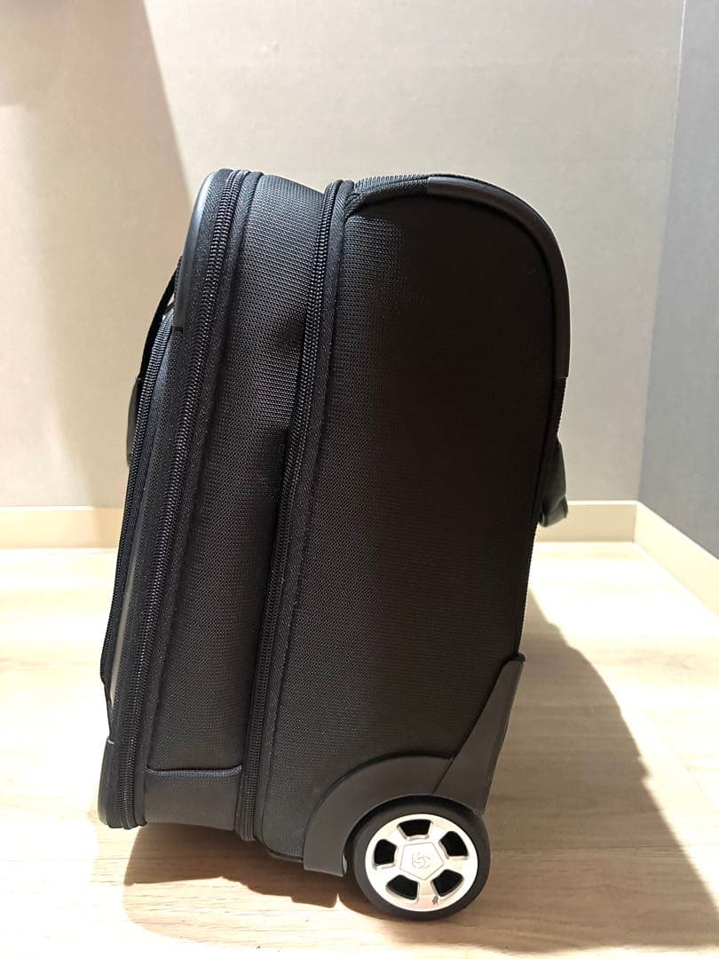 極美品サムソナイトキャリーバッグビジネススーツケース機内持ち込み可