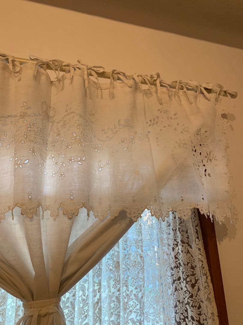 フランスアンティーク　パニエスカラップレース　リネンカーテン　オフホワイト