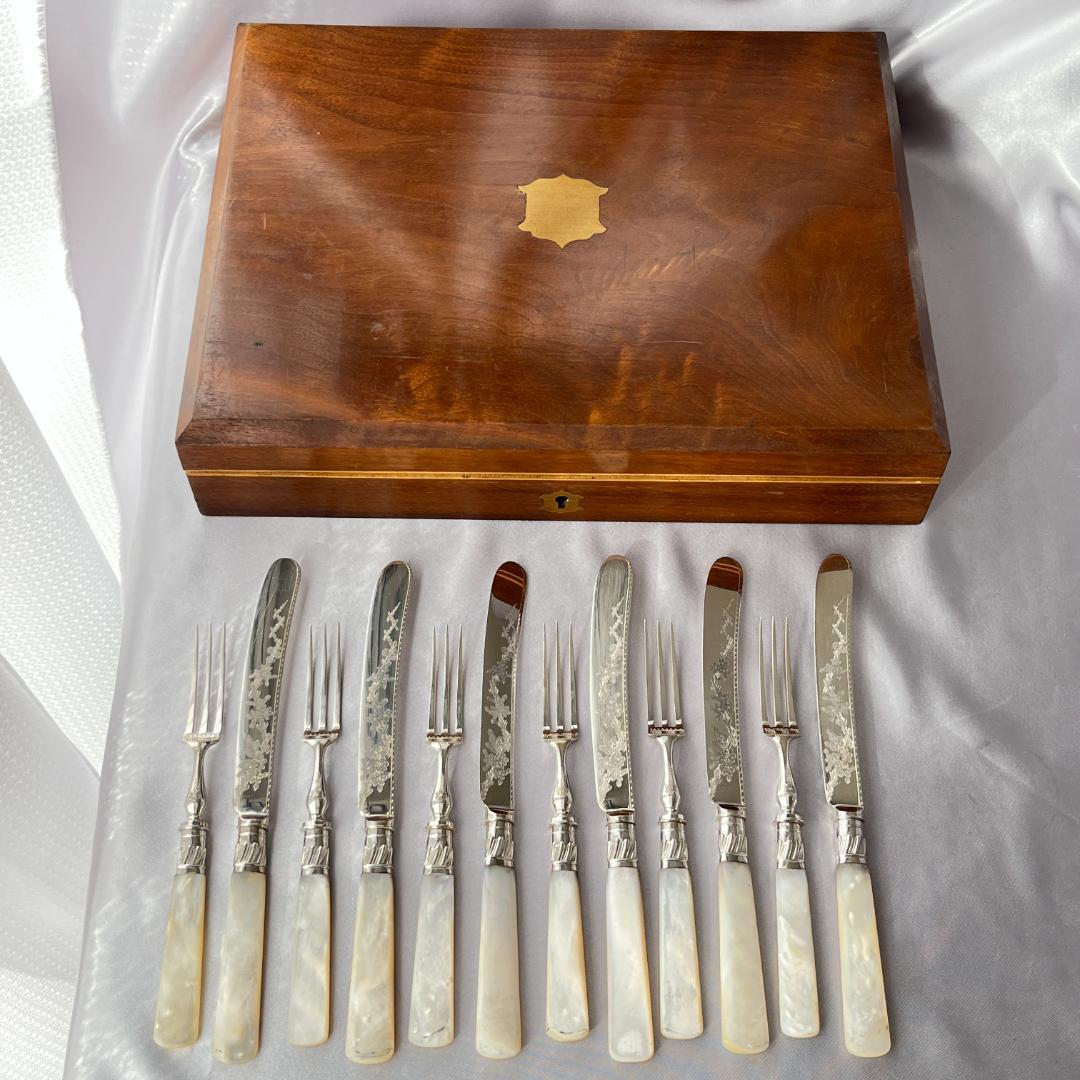 【英国】【白蝶貝】デザートセットナイフ/フォーク 12本 木製装飾ケース