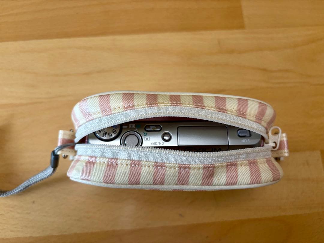 CASIO EXILIM EX-ZR700 ピンク　カメラポーチ付き