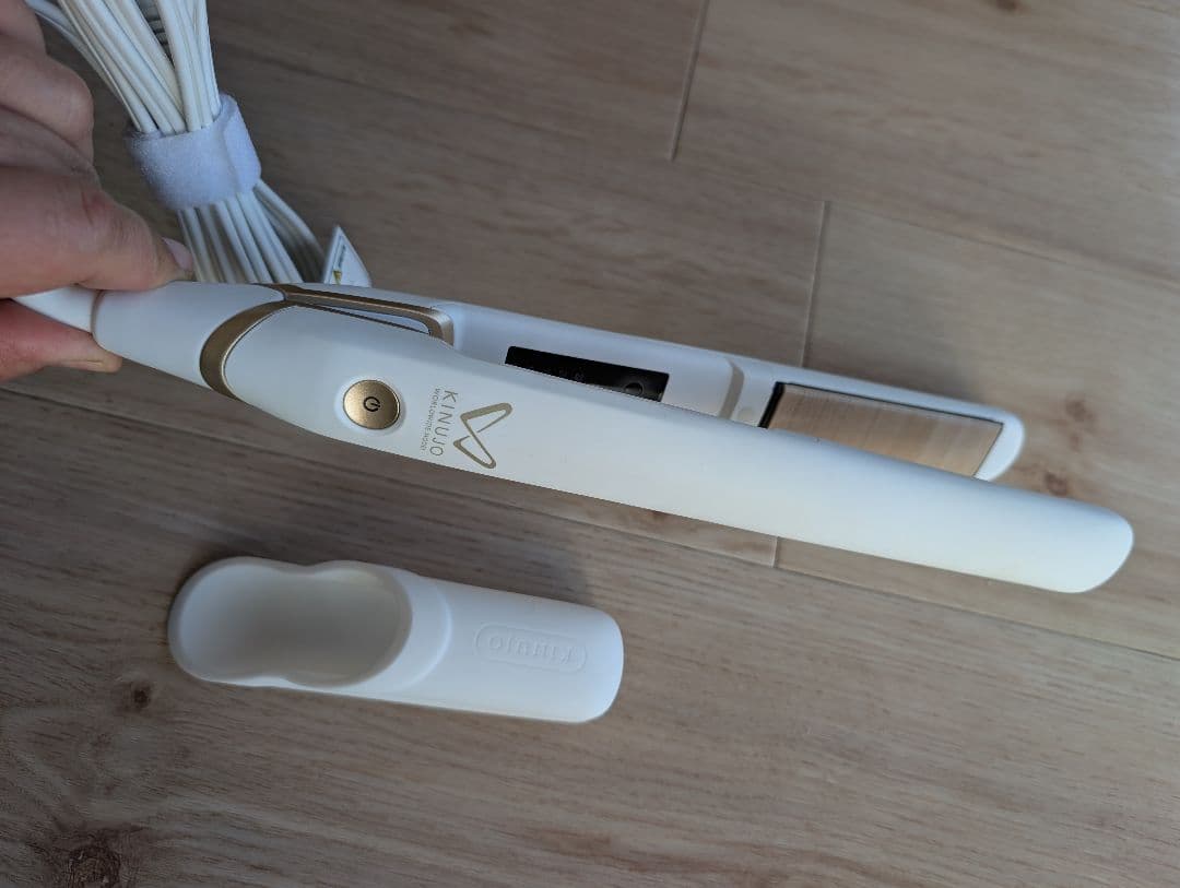 即発送★美品通電確認済　KINUJO ストレートヘアアイロン ホワイト