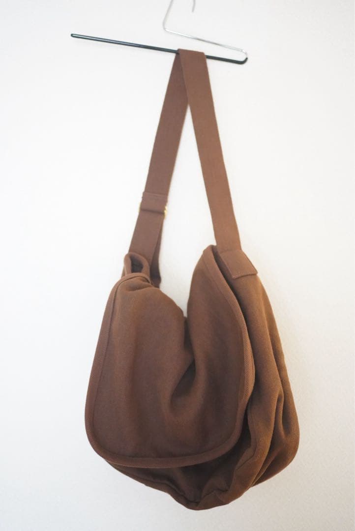 COMOLI ヘンプダック ショルダーバッグ