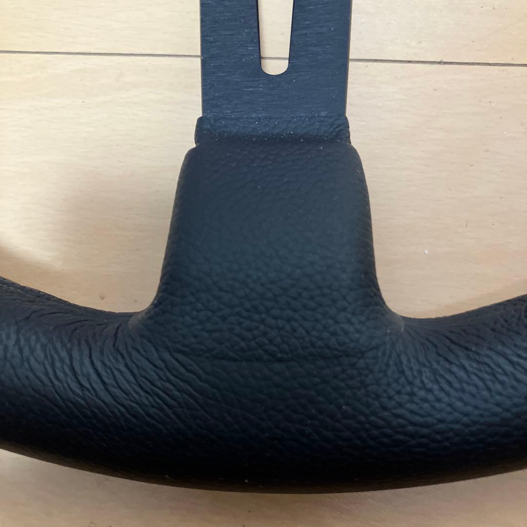 「Rio」MOMO ステアリングホイール 35cm 黒/黄色MOD.08