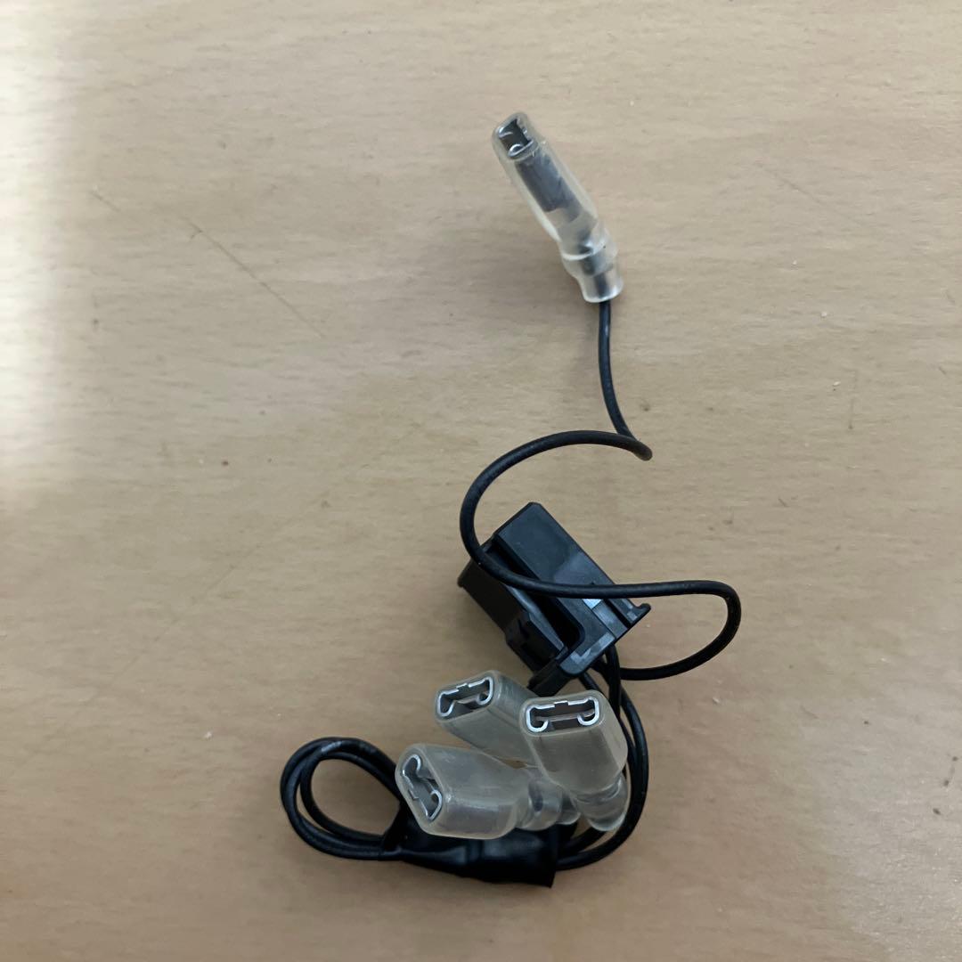 「Rio」MOMO ステアリングホイール 35cm 黒/黄色MOD.08