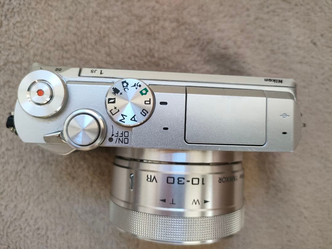 デジタルカメラ Nikon NIKON 1 J5 SILVER