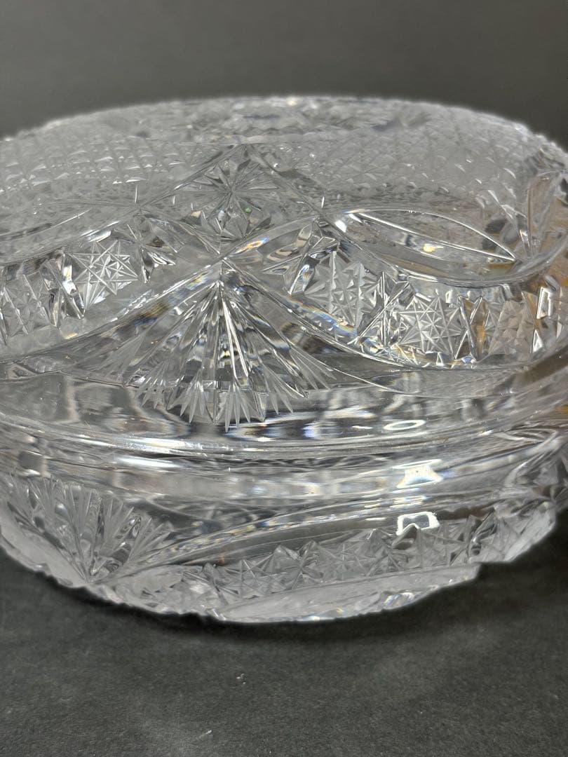 オールドバカラ切子装飾蓋物