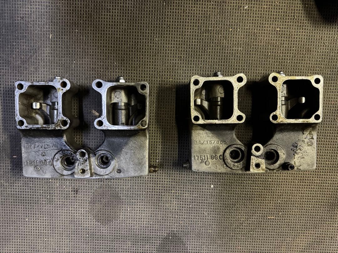 ショベルヘッド、後期、ロッカーカバー