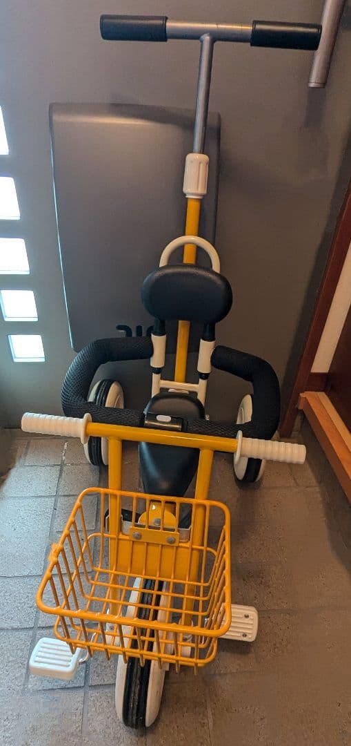 ❤現品限り❤️イエロー 子ども用三輪車 手押し棒付 セーフティーバー付 三輪車