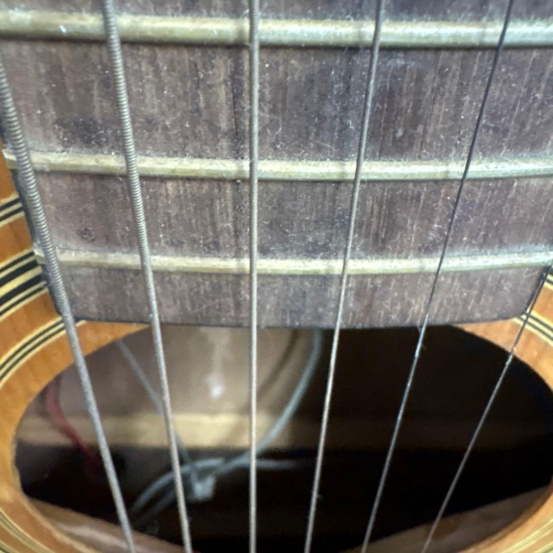 ＄アルバレス　アコースティックギター　弦切れあり
