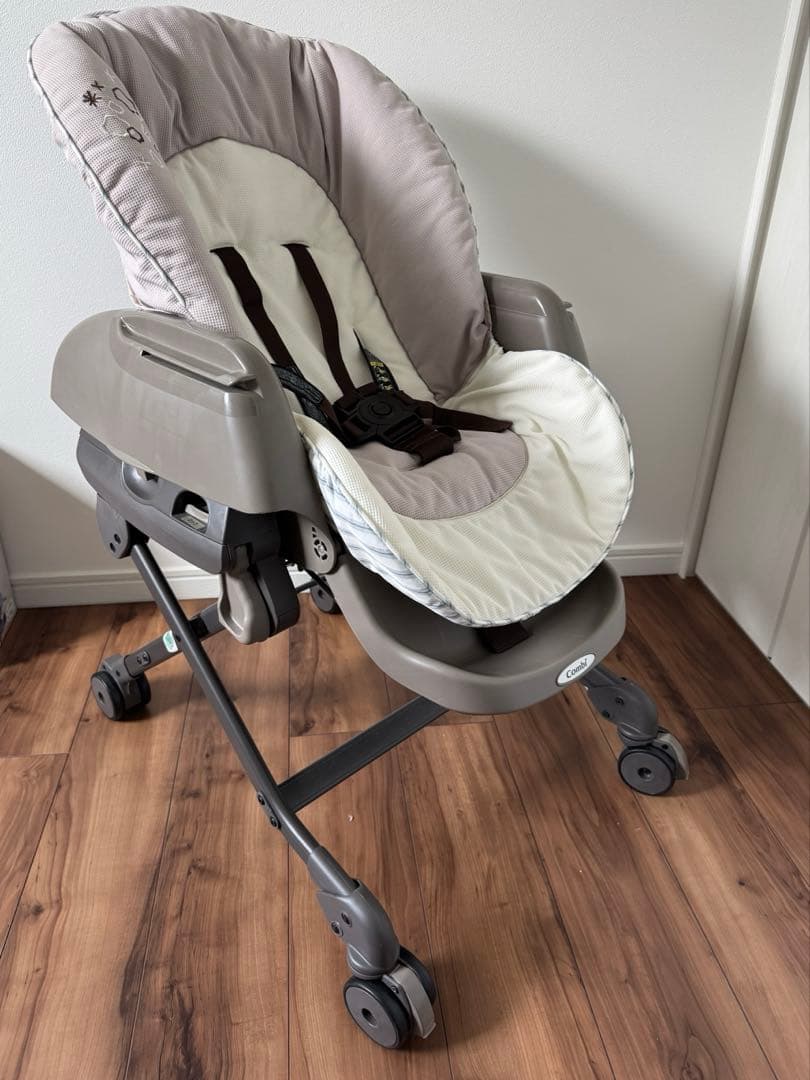 コンビ　ネムリラ　FF キャンディベージュ　手動タイプ　ハイローチェア