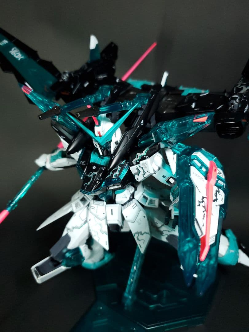 MGガンプラ ジャスティスガンダム 全塗装 クロスコントラスト　初音ミクカラー