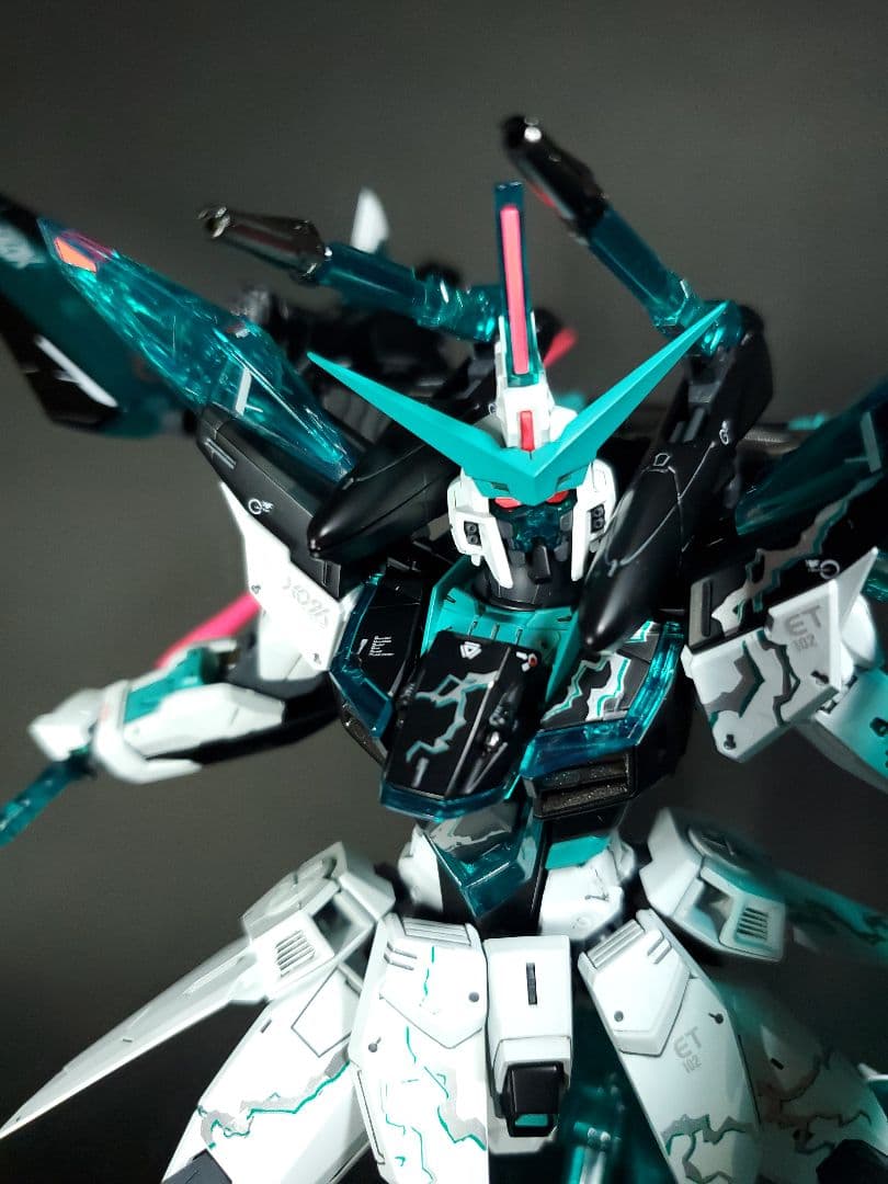 MGガンプラ ジャスティスガンダム 全塗装 クロスコントラスト　初音ミクカラー