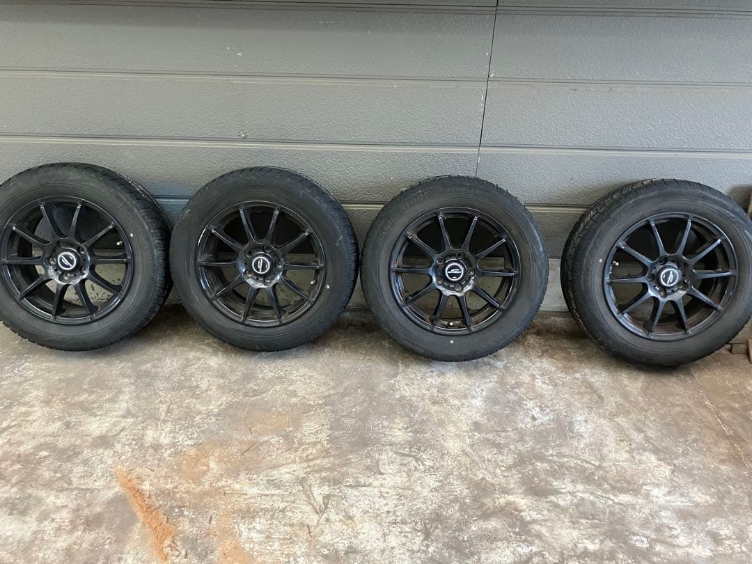 トヨタ 80系ノア/ヴォクシー/エスクァイヤ ホイール スタッドレスタイヤ