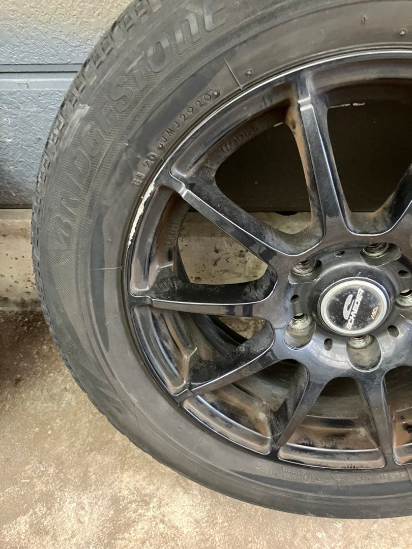 トヨタ 80系ノア/ヴォクシー/エスクァイヤ ホイール スタッドレスタイヤ