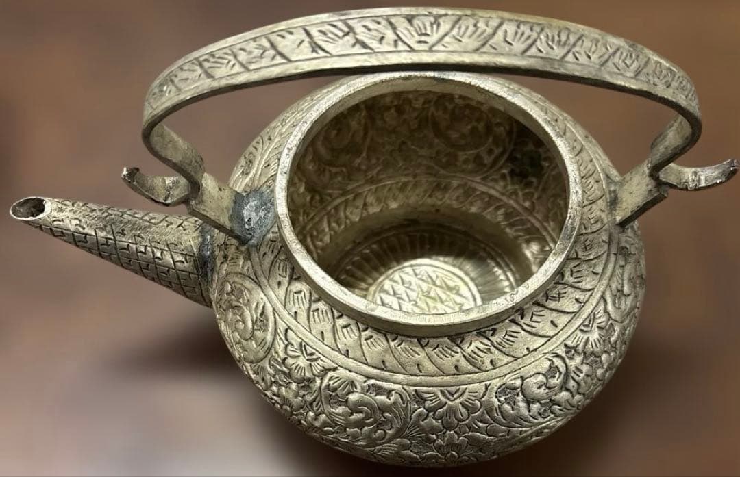 錫製 彫刻文様 水注 急須型 蓋付き 420g 伝統工芸 古道具