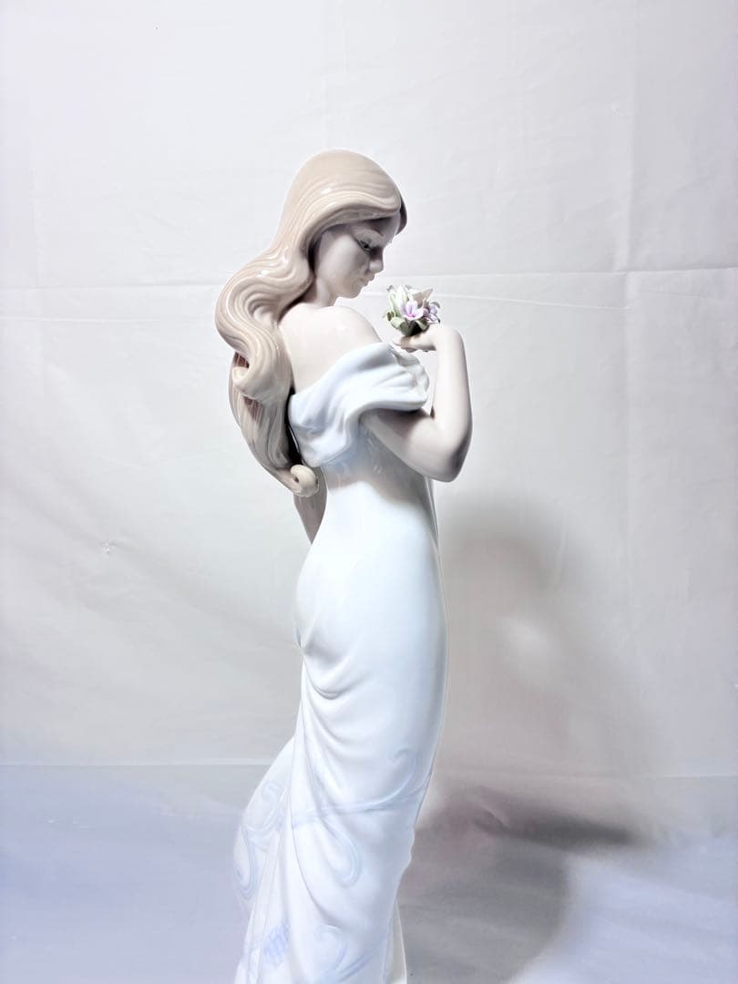 LLADRO リヤドロ 【甘い香り】6918