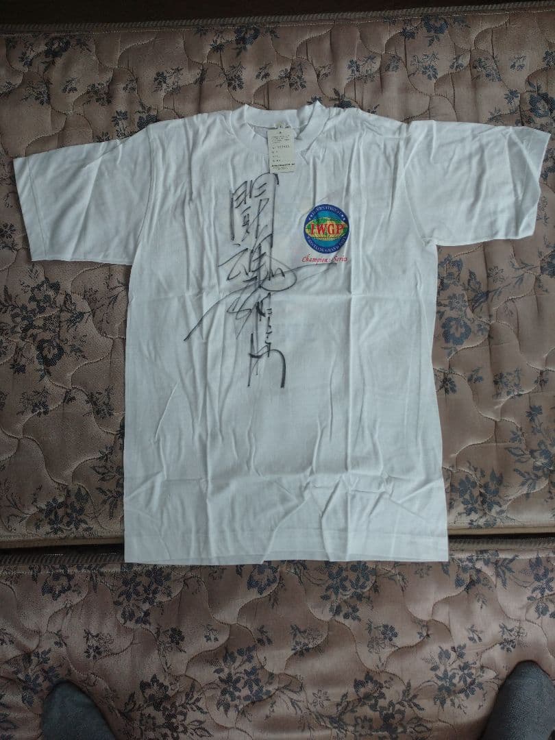 新日本プロレス IWGP Tシャツ 超貴重 アントニオ猪木さん直筆サイン入り