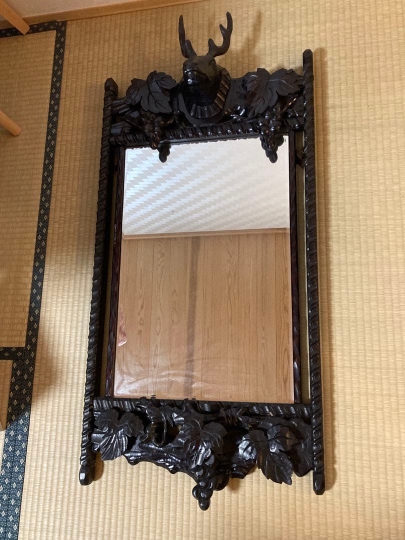 送料込　西洋アンティーク 木製ミラー 鹿と葡萄の装飾