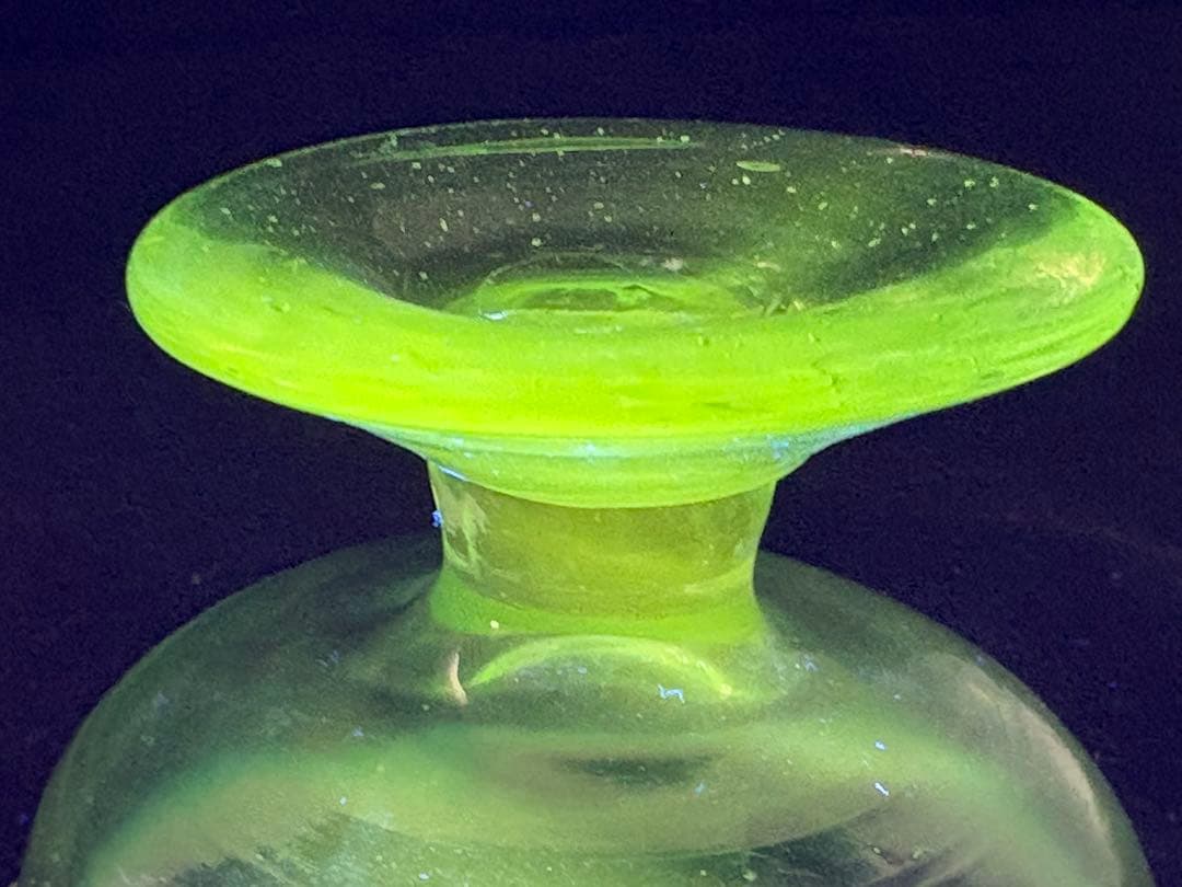 和ガラス　大正ガラス　青色× 乳白色　氷カップ　ウランガラス　ぽっくり厚みあり