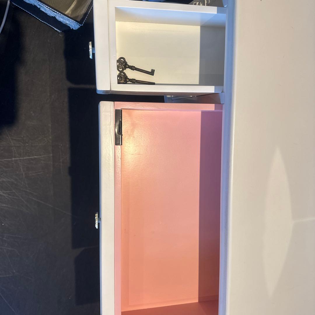 ホワイトクラシックドレッサー三面鏡付き、スツール付