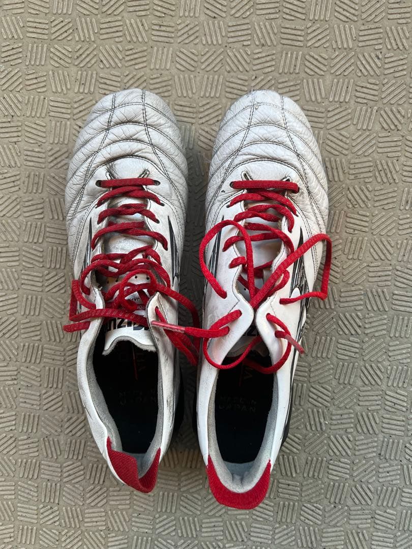 ササッカースパイクモレリア3 ホワイト/レッド