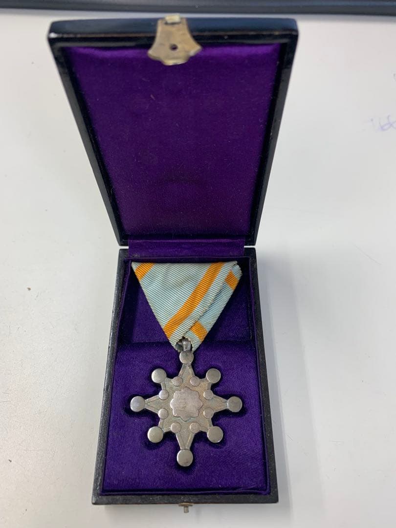 勲八等瑞宝章　旧日本軍　勲章箱付き