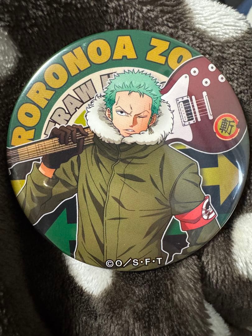 ONE PIECE 輩缶バッジ　MUSIC ゾロ