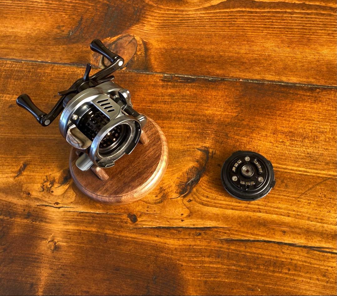 ベイトフィネス　丸型　ベイトリール　渓流釣り　バス釣り　30φ レフトハンドル