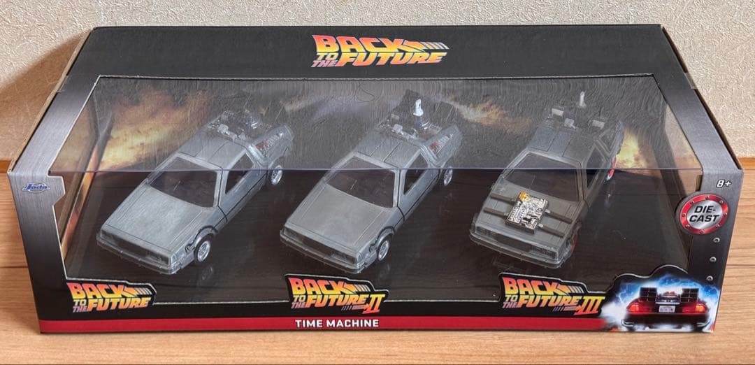 バック・トゥ・ザ・フューチャー 1/32 SCALE 3 PACKデロリアン