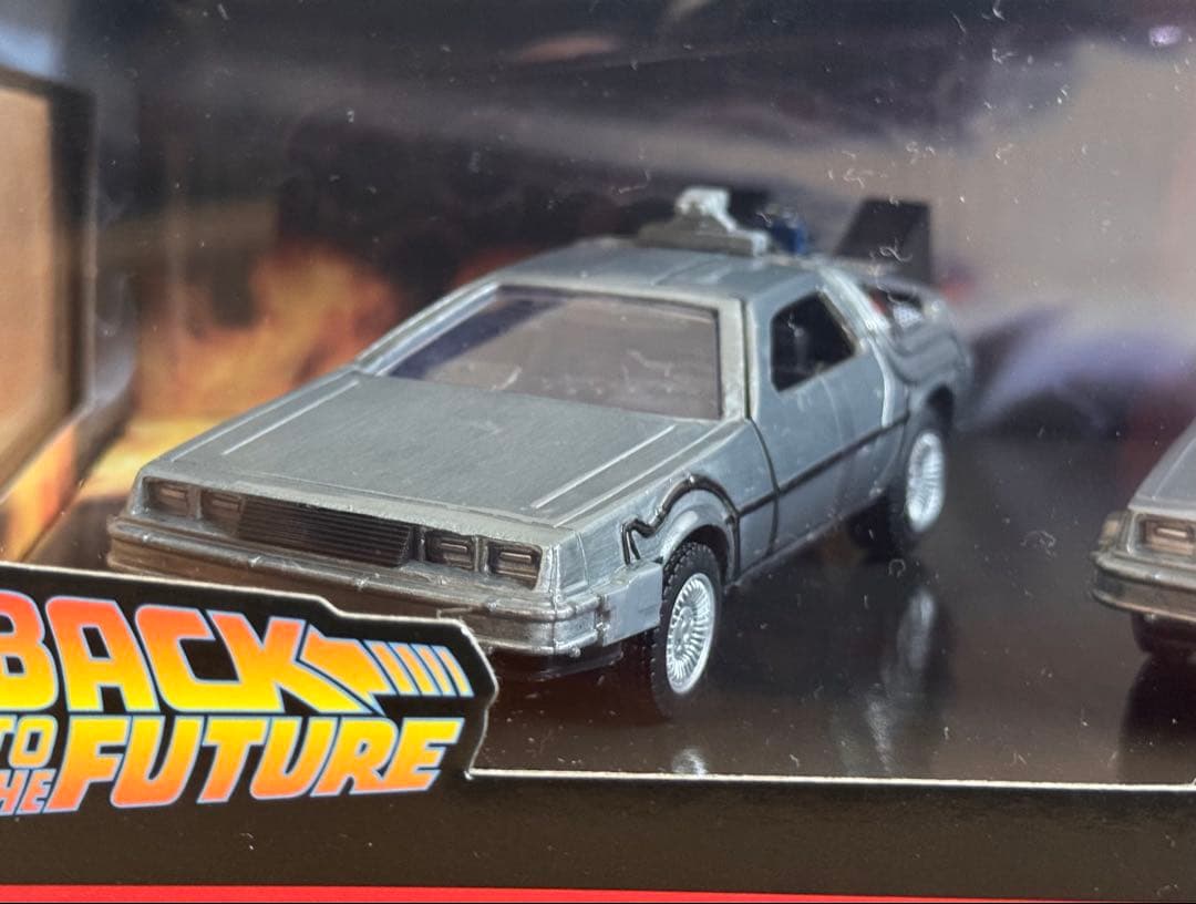 バック・トゥ・ザ・フューチャー 1/32 SCALE 3 PACKデロリアン
